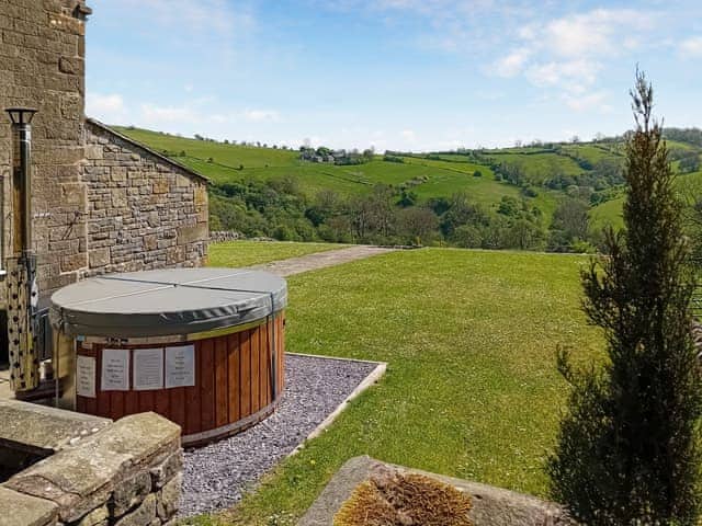 Hot tub | Broadmeadows Farm, Butterton