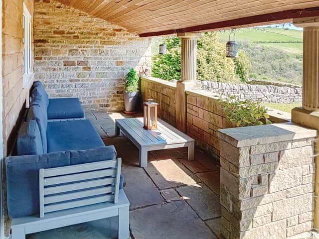 Sitting-out-area | Broadmeadows Farm, Butterton