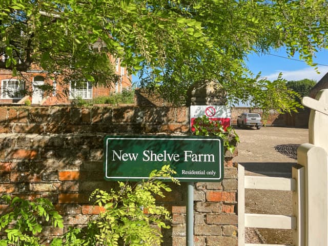 Outdoor | The Manor Pen - New Shelve Farm Holidays - New Shelve Farm Holidays, Lenham, near Maidstone