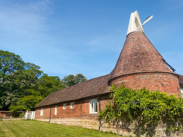 Outdoor | The Manor Pen - New Shelve Farm Holidays - New Shelve Farm Holidays, Lenham, near Maidstone