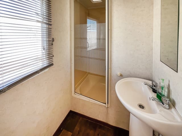 Bathroom | The Hunters Haven, Skegness