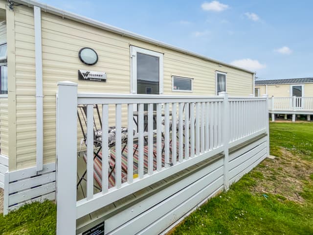 Exterior | Sea Escape, Camber, Rye