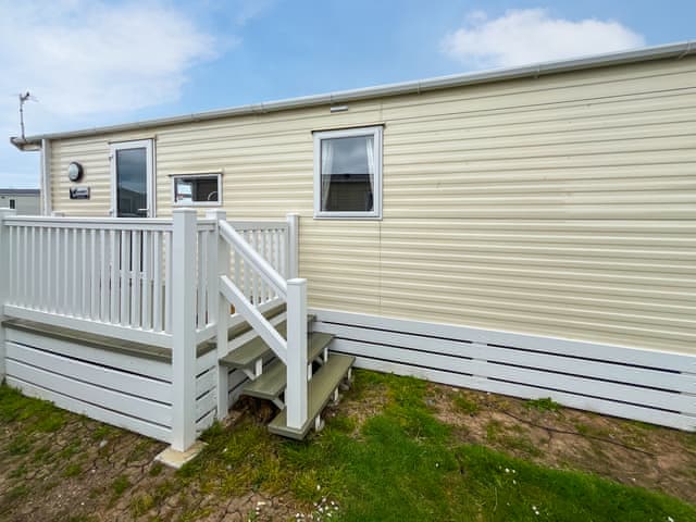 Exterior | Sea Escape, Camber, Rye