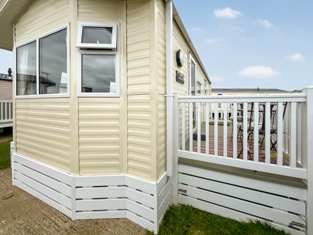 Exterior | Sea Escape, Camber, Rye