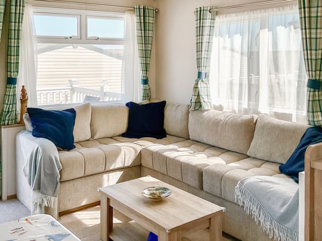 Open plan living space | Seaside Jollys, Blue Anchor