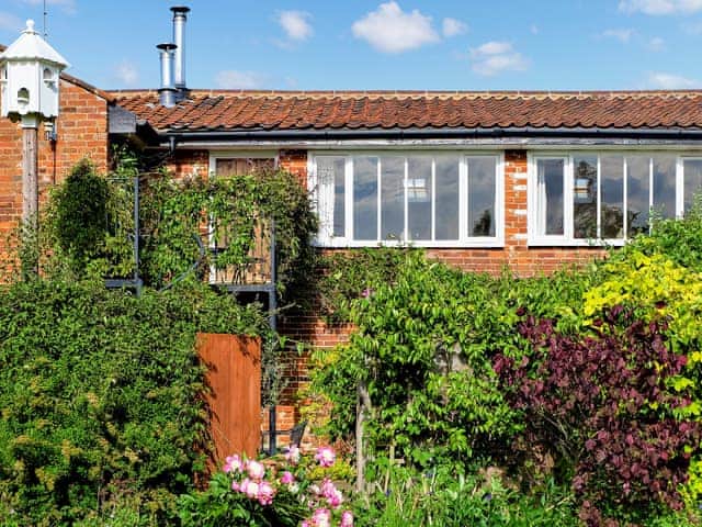 Exterior | Dove Cottage - Wissett Place Cottages, Halesworth