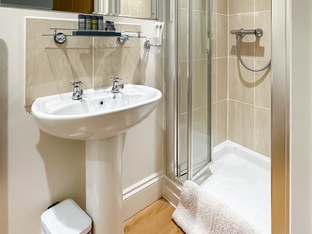 Bathroom | The Old Sawmill One, Plumpton Green