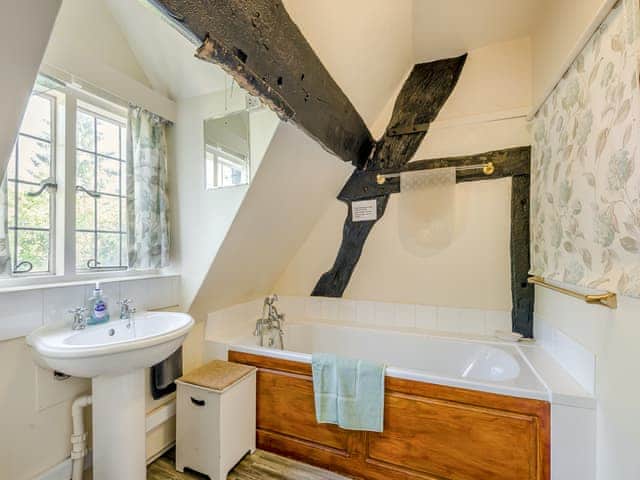 Bathroom | Glebe Cottage, Callow End, Worcester