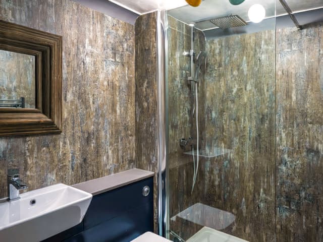 Bathroom | Painter&rsquo;s Cottage, Hemsby