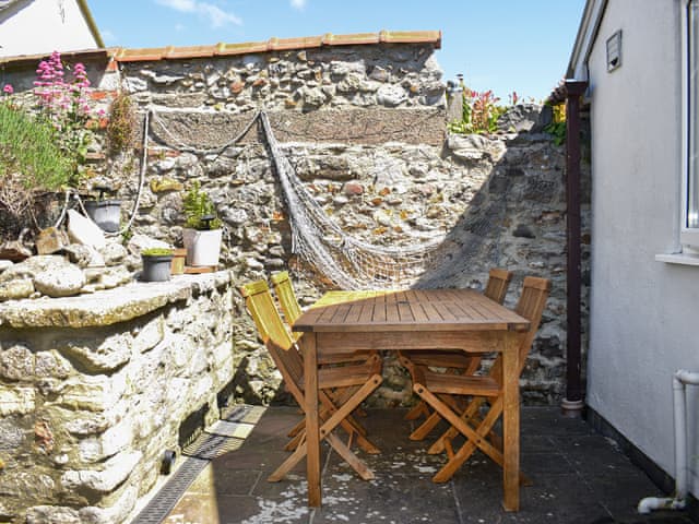 Outdoor eating area | Primrose Cottage, Seaton
