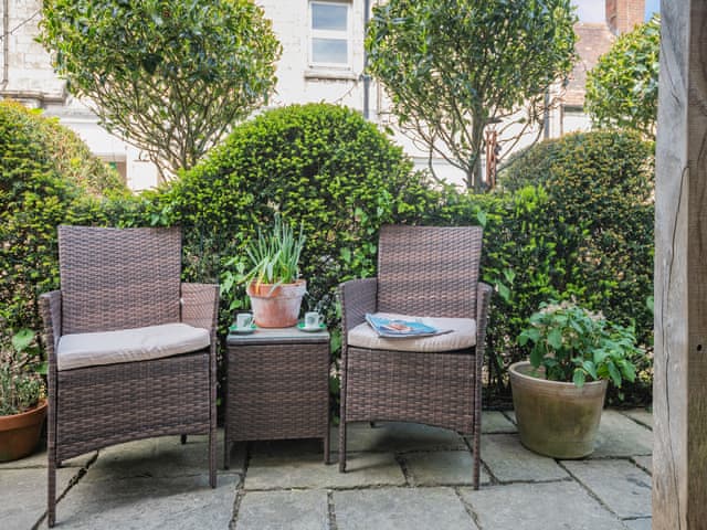Sitting-out-area | Florence Cottage, Marnhull, near Sturminster Newton