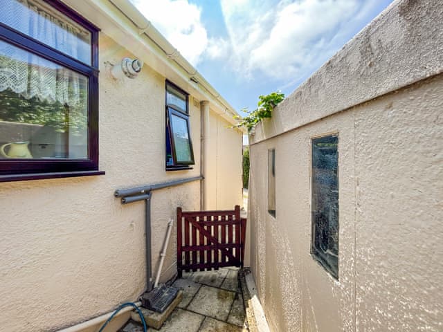 Exterior | Glenmore Gardens, Weymouth