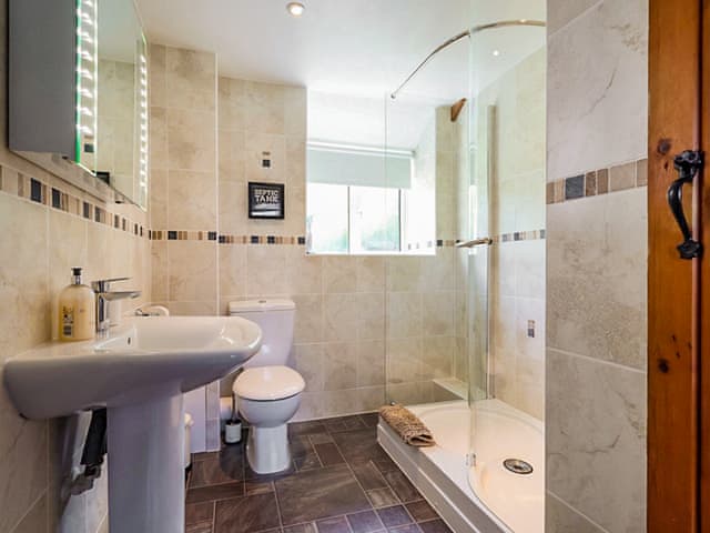 Bathroom | Barley Cottage, Ryme Intrinseca