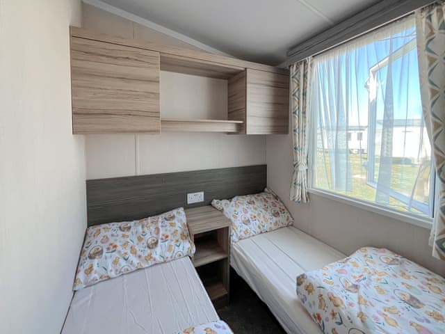 Twin bedroom | Sussex Park, Camber, near Rye