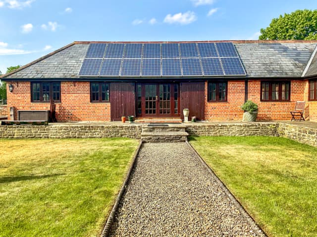 Exterior | Rowdecroft Farm Cottage, Rowde