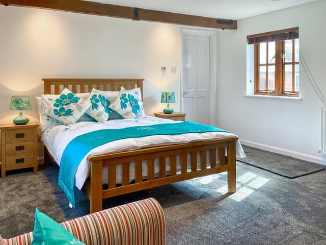 Double bedroom | Rowdecroft Farm Cottage, Rowde
