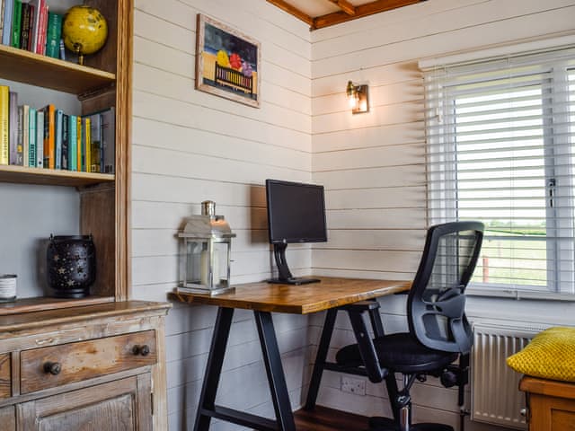 Living area | The Cabin - Rectory Farm, Northampton
