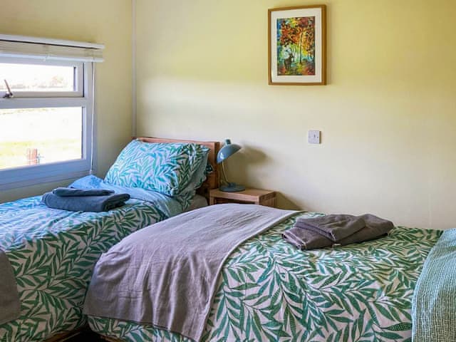 Twin bedroom | The Cabin - Rectory Farm, Northampton