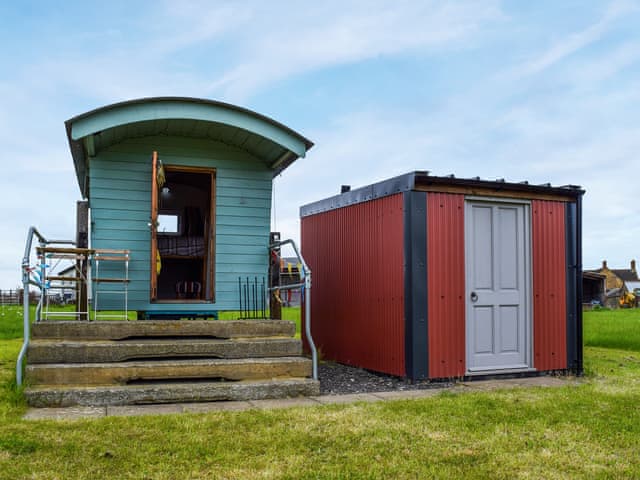 Exterior | Shepherds Hut - Rectory Farm, Northampton