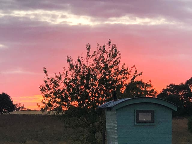 Exterior | Shepherds Hut - Rectory Farm, Northampton