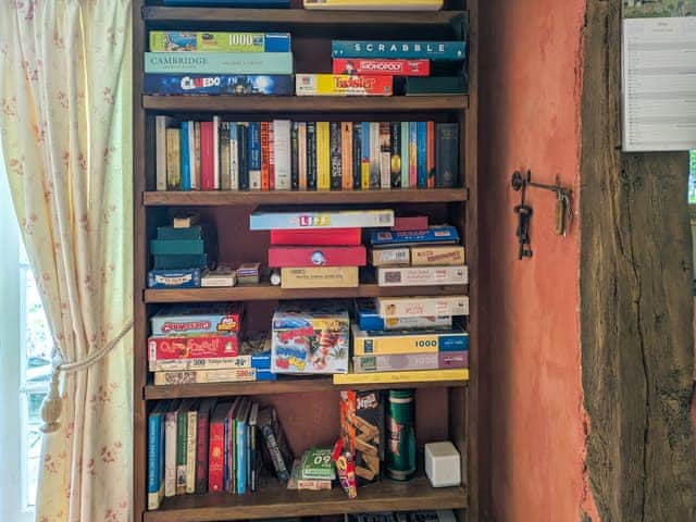 Games, Books and Puzzles | Stable End - Wissett Place Cottages, Halesworth
