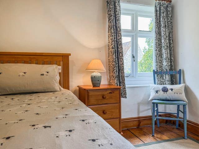 Twin bedroom | Blacksmiths Cottage - Blacksmiths Cottages, Stiffkey
