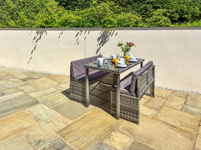 Sitting-out-area | Lavender Cottage - Goldburn Barns, near Okehampton