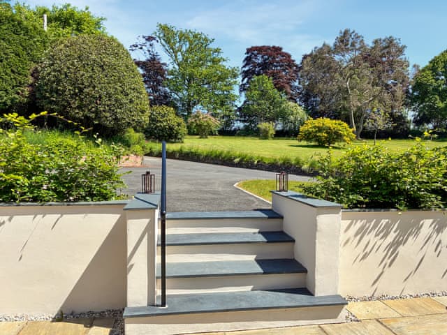 Driveway and garden | Lavender Cottage - Goldburn Barns, near Okehampton