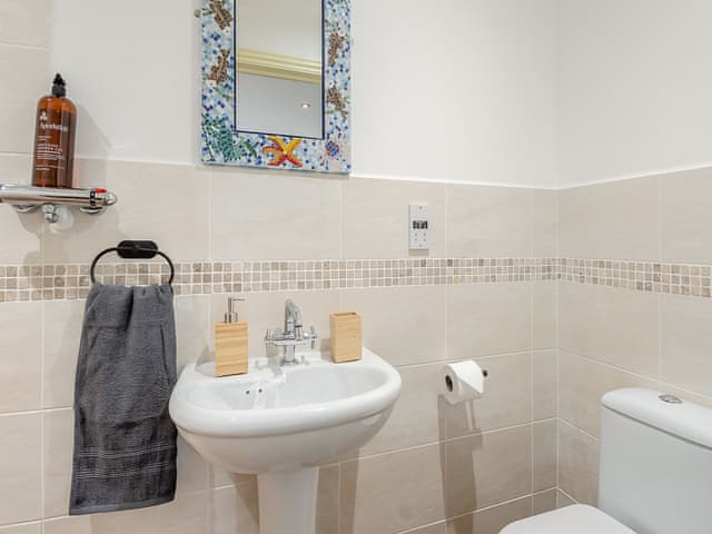 Shower room | Gosling Barn, Bergh Apton