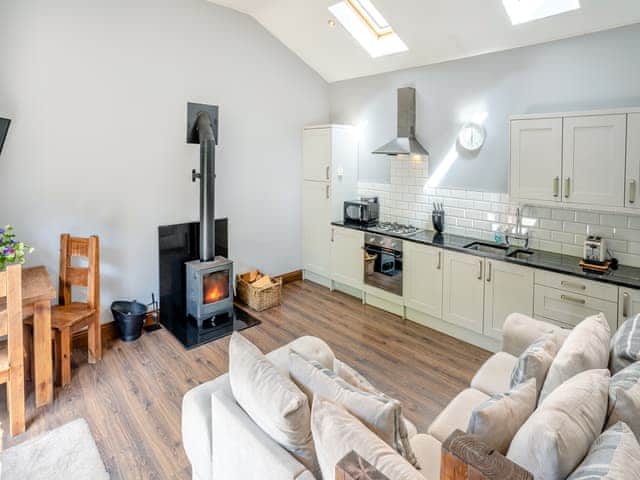 Open plan living space | Poppy Lodge - Tavern Cottages, Newsham, near Richmond