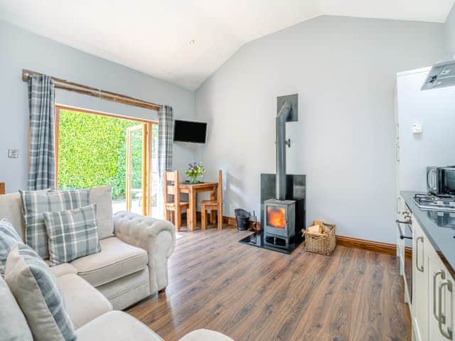 Open plan living space | Poppy Lodge - Tavern Cottages, Newsham, near Richmond