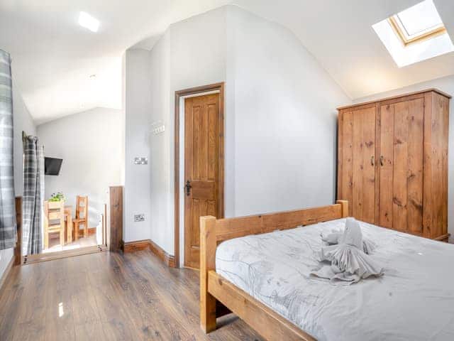 Double bedroom | Poppy Lodge - Tavern Cottages, Newsham, near Richmond