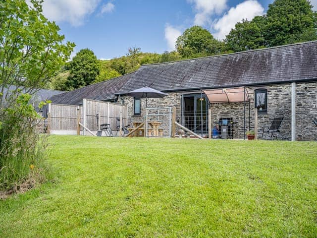 Exterior | The Old Cowsheds 3 - Mynach - Gaer Cottages, Cribyn, Lampeter