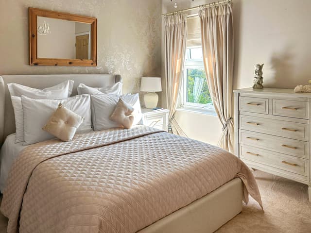 Double bedroom | Lavender Cottage, Frinton-on-Sea