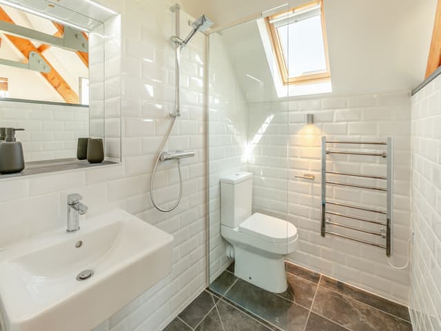 Bathroom | Lower Hendra Cottage, Port Isaac