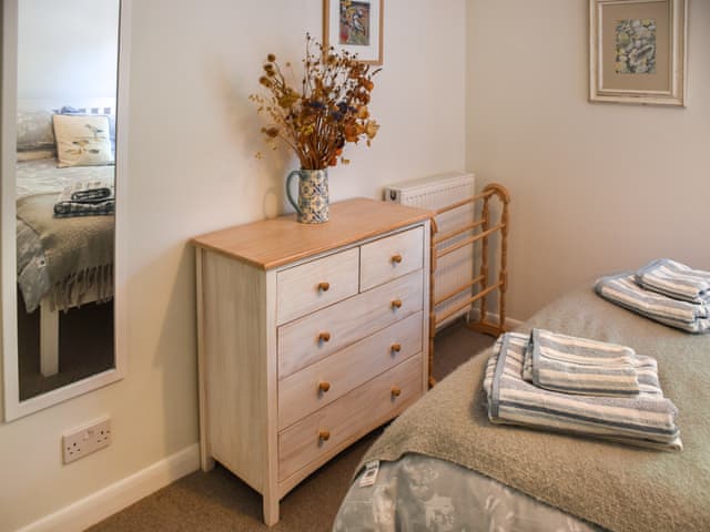 Double bedroom | Eva&rsquo;s Cottage, Wenhaston