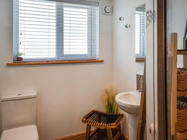 Bathroom | Stanley Terrace, Windermere