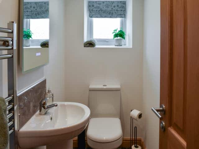 Bathroom | Stanley Terrace, Windermere