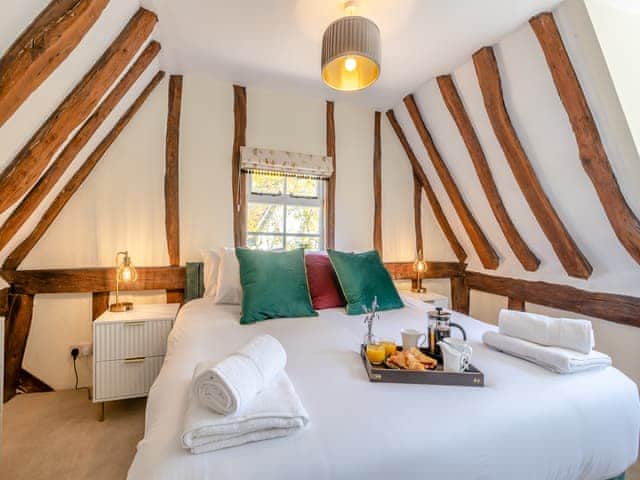 Double bedroom | Oak Tree Cottage, Quidenham