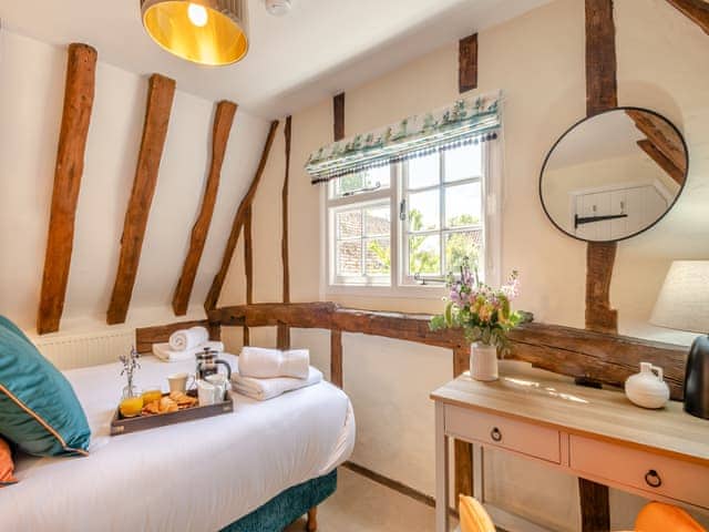 Double bedroom | Oak Tree Cottage, Quidenham