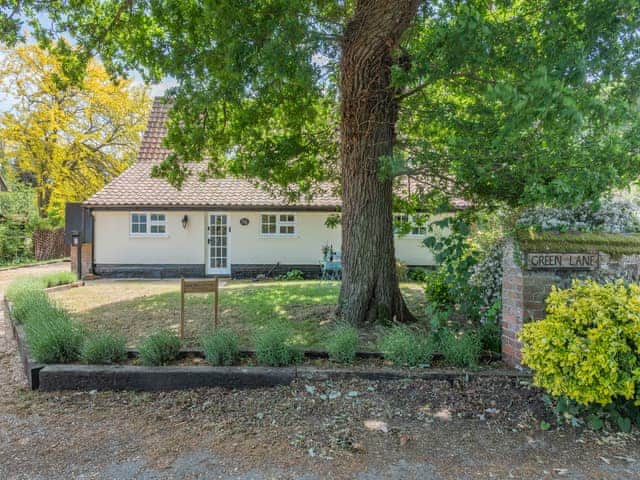 Exterior | Oak Tree Cottage, Quidenham