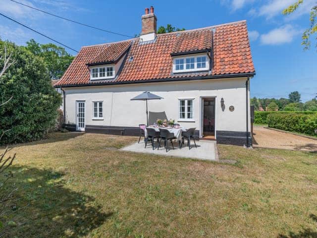 Exterior | Oak Tree Cottage, Quidenham