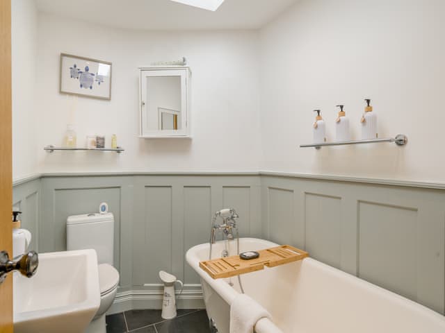 Bathroom | Barngarth, Cartmel