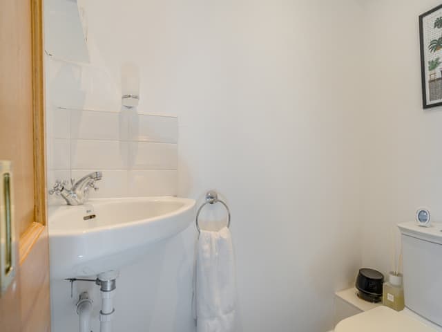 Bathroom | Barngarth, Cartmel