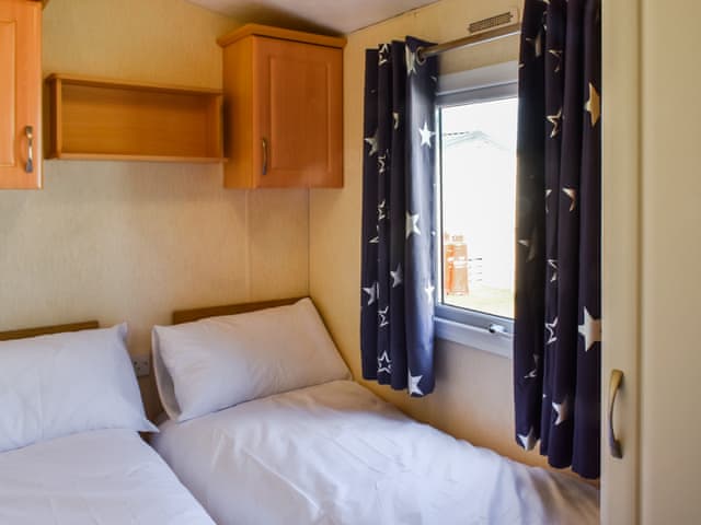 Twin bedroom | Suki&rsquo;s Shore, Lancaster