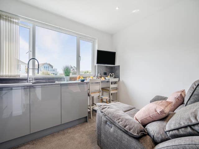 Open plan living space | Ocean Breeze - Bonnie View Beach Apartments, Holywell Bay