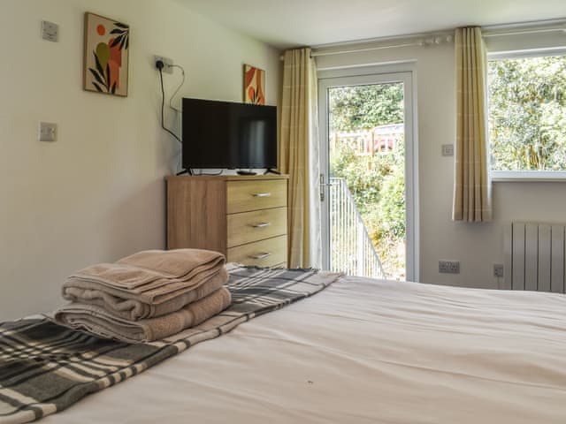 Double bedroom | 2 Le Dorney Villa - Le Dorney Villas, Par