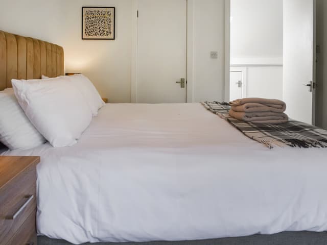 Double bedroom | 2 Le Dorney Villa - Le Dorney Villas, Par