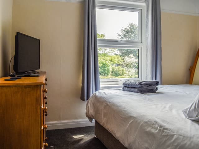 Double bedroom | 2 Le Dorney Villa - Le Dorney Villas, Par