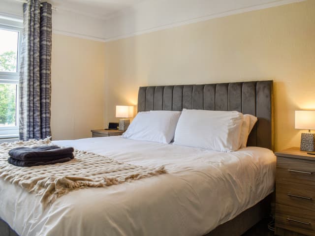 Double bedroom | 2 Le Dorney Villa - Le Dorney Villas, Par